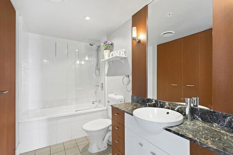 Beach Stay - Ocean & Riverview Resort Chevron Renaissance Central Surfers Paradise - Great Ocean Road Tourism 6