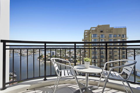 Beach Stay - Ocean & Riverview Resort Chevron Renaissance Central Surfers Paradise - Great Ocean Road Tourism 13