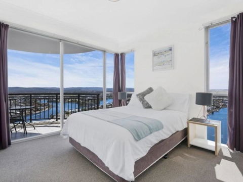 Beach Stay - Ocean & Riverview Resort Chevron Renaissance Central Surfers Paradise - Great Ocean Road Tourism 1