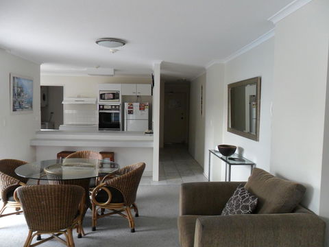 Grosvenor Beachfront Apartments Surfers Paradise - Great Ocean Road Tourism 5