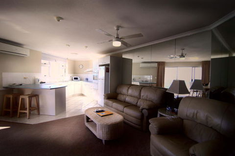 Grosvenor Beachfront Apartments Surfers Paradise - Great Ocean Road Tourism 9
