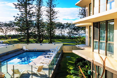 Seacrest Beachfront Apartments Surfers Paradise - Great Ocean Road Tourism 40