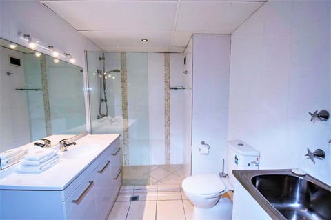 Seacrest Beachfront Apartments Surfers Paradise - Great Ocean Road Tourism 15