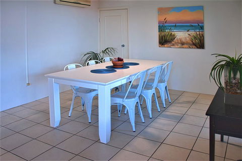 Seacrest Beachfront Apartments Surfers Paradise - Great Ocean Road Tourism 34