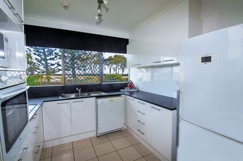 Seacrest Beachfront Apartments Surfers Paradise - Great Ocean Road Tourism 12