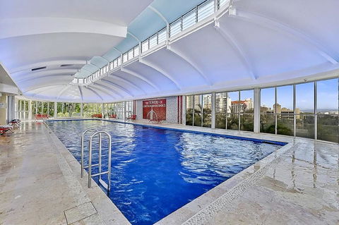 The Towers Of Chevron Renaissance - Holidays Gold Coast - Great Ocean Road Tourism 9