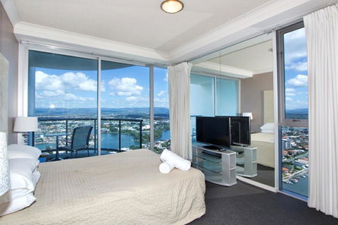The Towers Of Chevron Renaissance - Holidays Gold Coast - Great Ocean Road Tourism 8
