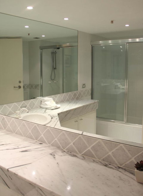 De Ville Apartments - Great Ocean Road Tourism 3