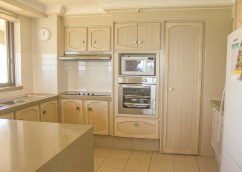 De Ville Apartments - Great Ocean Road Tourism 11