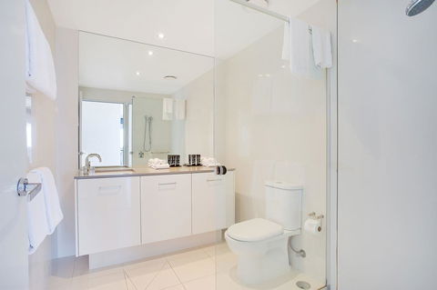 Mantra Circle On Cavill - Great Ocean Road Tourism 4