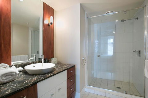 Towers Of Chevron - Private Apartment - Great Ocean Road Tourism 4