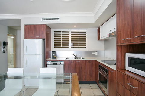 Towers Of Chevron - Private Apartment - Great Ocean Road Tourism 3