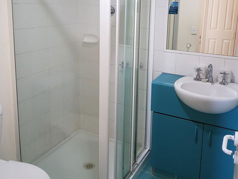 Surfers Beach Resort One - Great Ocean Road Tourism 30