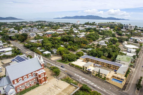 The Robert Towns - Great Ocean Road Tourism 9