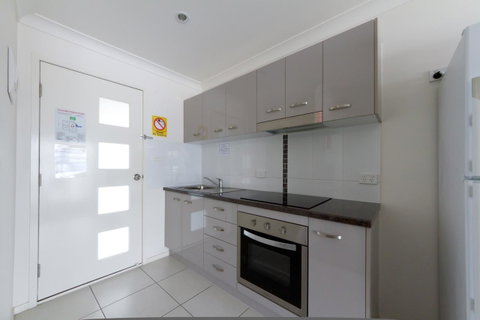 Rockhampton Serviced Apartments - Great Ocean Road Tourism 20