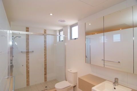 Coral Cove Apartments - Great Ocean Road Tourism 12