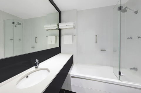 Vibe Hotel Gold Coast - Great Ocean Road Tourism 13