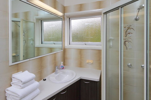 Palm Beach Hotel - Great Ocean Road Tourism 3