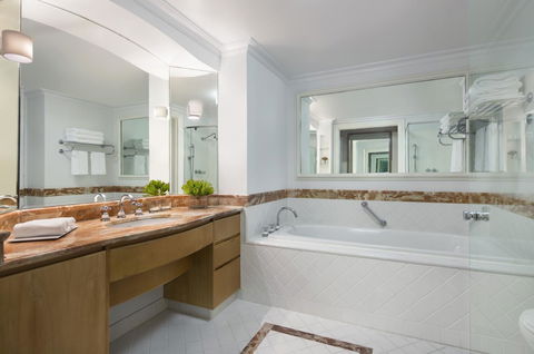 JW Marriott Gold Coast Resort & Spa - Great Ocean Road Tourism 11