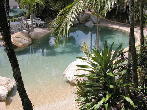Cairns Queenslander Hotel & Apartments - Great Ocean Road Tourism 13