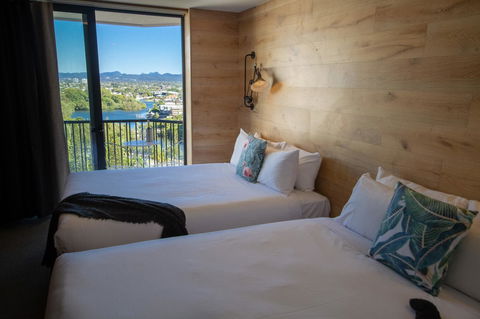 The Island Gold Coast - Great Ocean Road Tourism 24