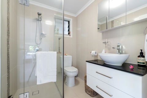 Private Guest Suite High On Currumbin Hill - Great Ocean Road Tourism 12