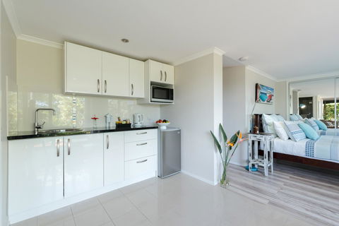Private Guest Suite High On Currumbin Hill - Great Ocean Road Tourism 5