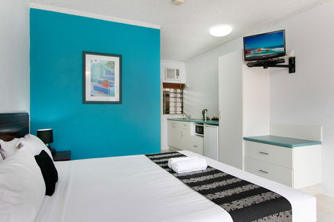 Cairns City Palms - Great Ocean Road Tourism 15