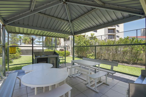Burleigh Esplanade Apartments - Great Ocean Road Tourism 24