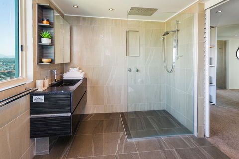 The Waterford On Main Beach - Great Ocean Road Tourism 3