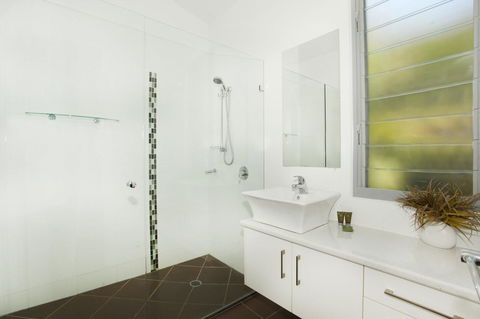 224 Centenary Heights Road Coolum Beach, 500 Dollar Bond, Linen Included - Great Ocean Road Tourism 10
