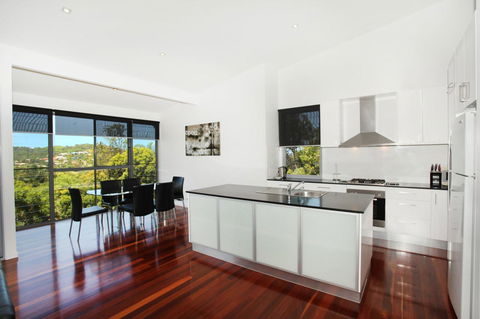224 Centenary Heights Road Coolum Beach, 500 Dollar Bond, Linen Included - Great Ocean Road Tourism 2