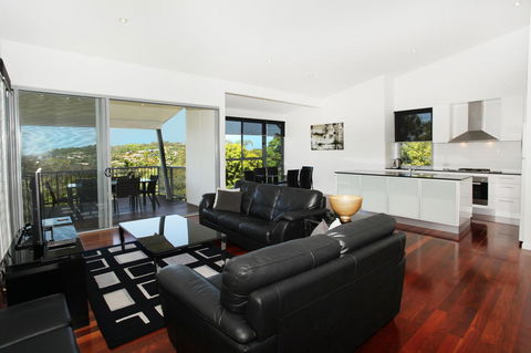 224 Centenary Heights Road Coolum Beach, 500 Dollar Bond, Linen Included - Great Ocean Road Tourism 3