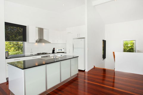 224 Centenary Heights Road Coolum Beach, 500 Dollar Bond, Linen Included - Great Ocean Road Tourism 1