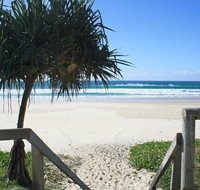 WAVES 203 ON CURRUMBIN - Great Ocean Road Tourism