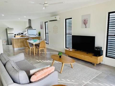 WHITSUNDAY Brand New Townhouse Close To Boardwalk - Great Ocean Road Tourism 0
