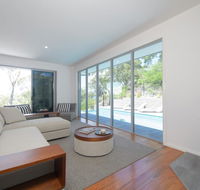 YARINGA - Retreat Style Accomodation with Swimming Pool - Great Ocean Road Tourism