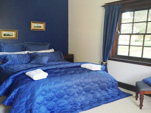 York Cottage - Grand Gate House And Enchanting Gardens - Great Ocean Road Tourism 3