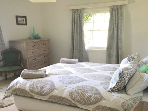 York Cottage - Grand Gate House And Enchanting Gardens - Great Ocean Road Tourism 1
