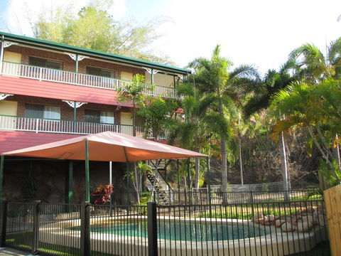 Yongala Lodge By The Strand - Great Ocean Road Tourism 0