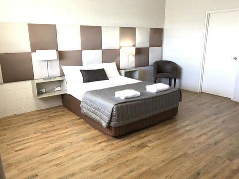 Yongala Lodge By The Strand - Great Ocean Road Tourism 3