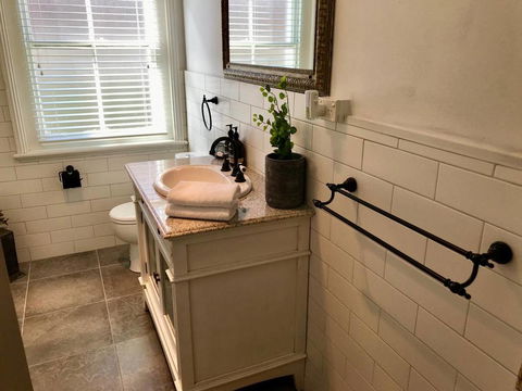 YSG The Edward Townhouse 153 - Walk To Town - Great Ocean Road Tourism 3