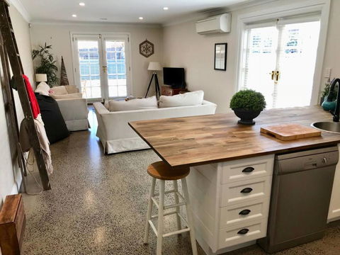 YSG The Edward Townhouse 153 - Walk To Town - Great Ocean Road Tourism 0