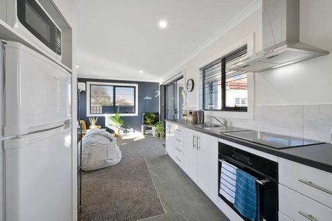 Zoo Villas: Villa Giraffe - Central Wynyard - Great Ocean Road Tourism 1