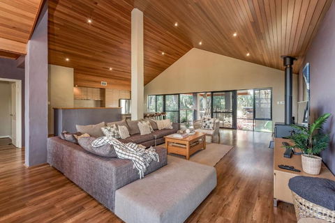 A Bush Utopia - Great Ocean Road Tourism 3