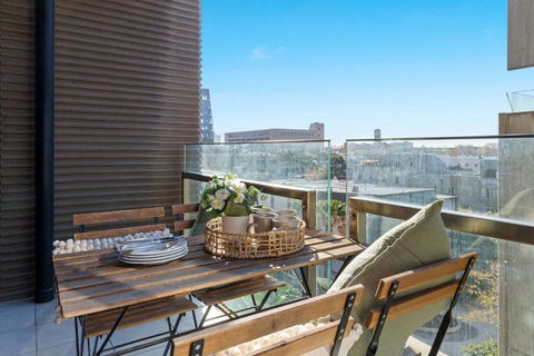 A Chic 2BR Apt Near Melbourne Uni FREE Parking - Great Ocean Road Tourism 4
