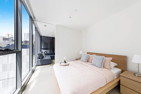 A Chic Apt With A Large Balcony Next To Grand Prix - Great Ocean Road Tourism 0