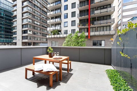 A Chic Apt With A Large Balcony Next To Grand Prix - Great Ocean Road Tourism 2