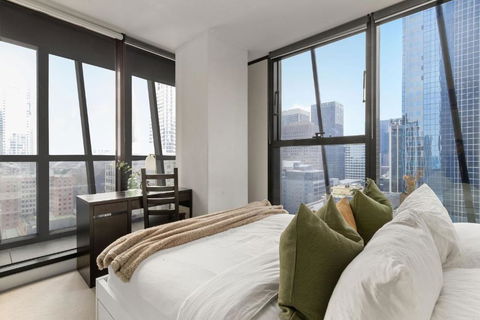 A Chic & Comfy 2BR Apt On Collins With City Views - Great Ocean Road Tourism 1