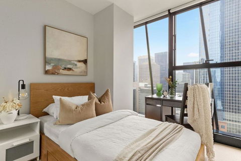 A Chic & Comfy 2BR Apt On Collins With City Views - Great Ocean Road Tourism 4